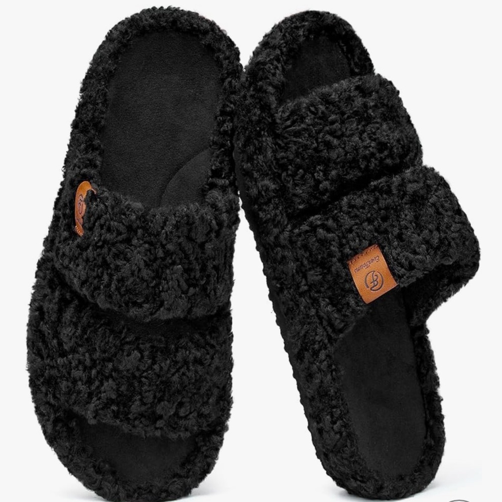 Cozy Black Fuzzy Everfoams Slippers
